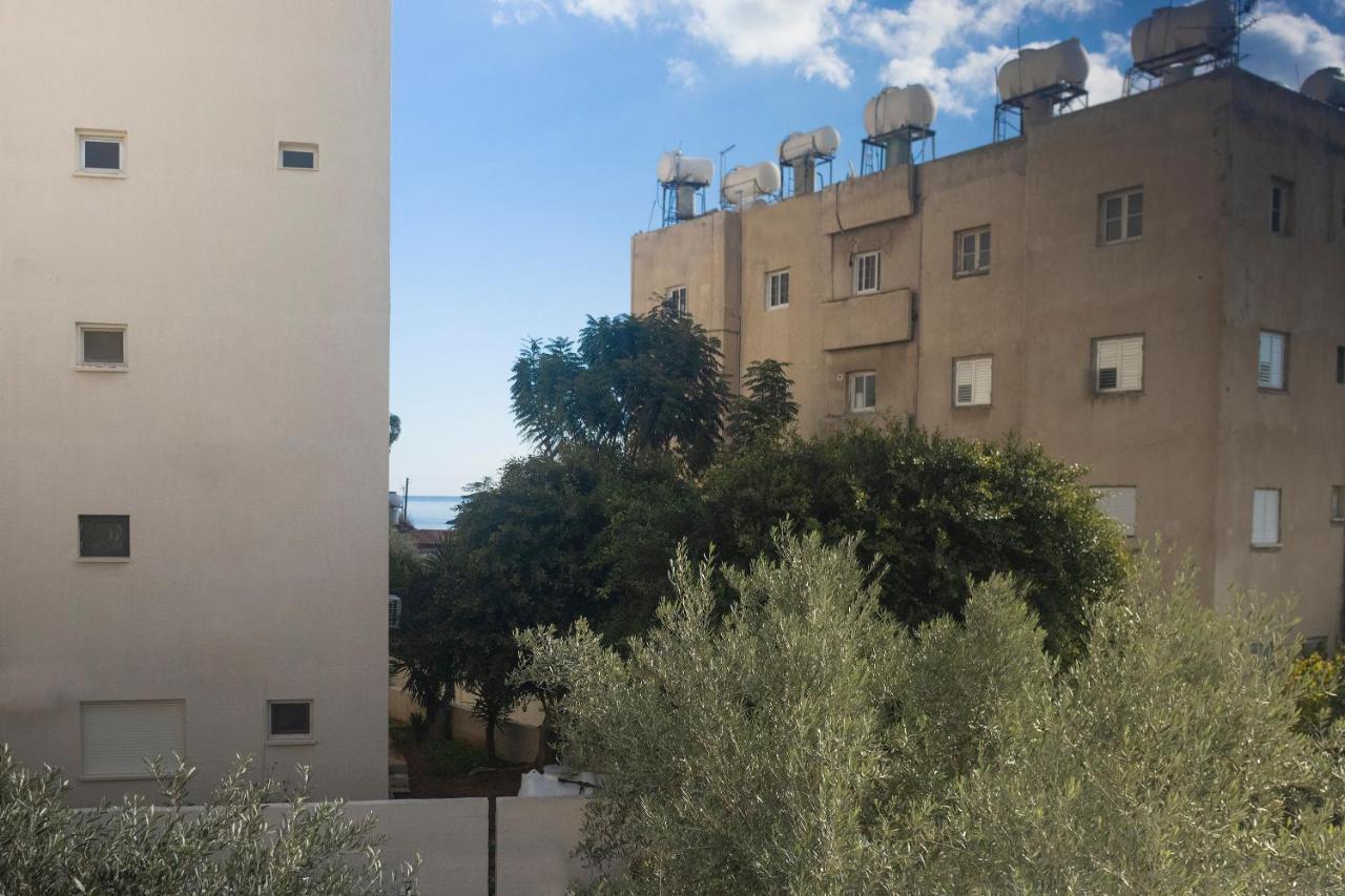 Lovely 2 Bed Apartment In Larnaca City Centre Bagian luar foto